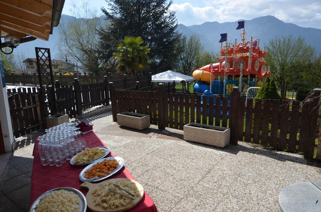 Family Hotel Primavera Levico Terme Bagian luar foto
