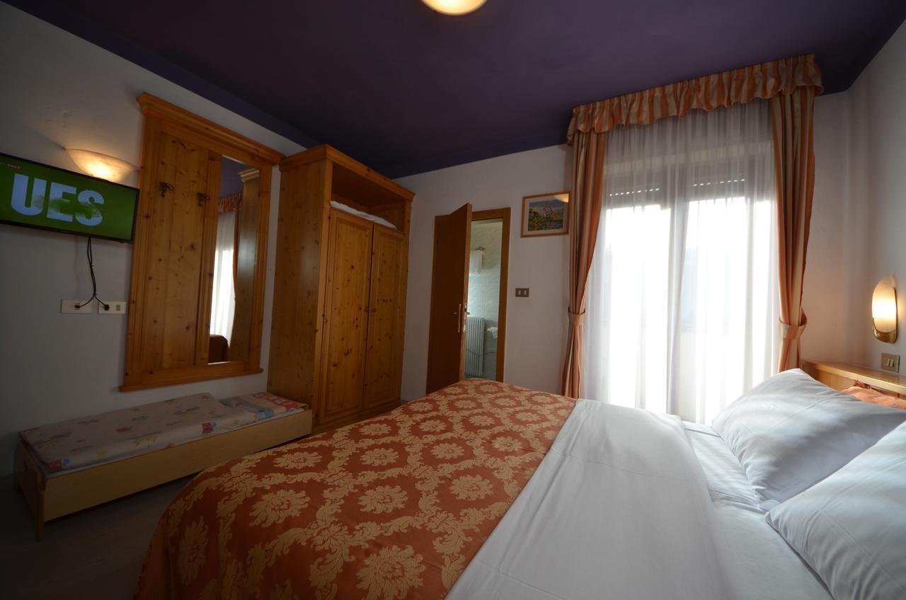 Family Hotel Primavera Levico Terme Bagian luar foto