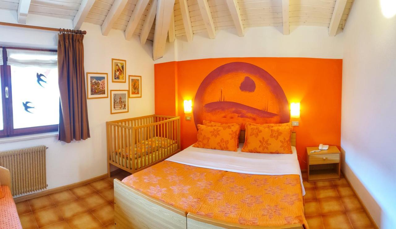 Family Hotel Primavera Levico Terme Bagian luar foto